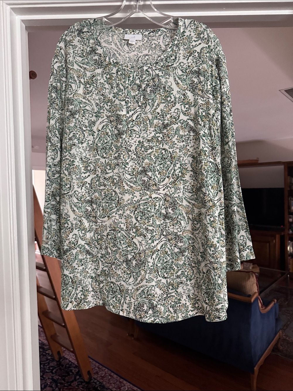 JJill, Women's Green Paisley Long-Sleeve Top
Size XL